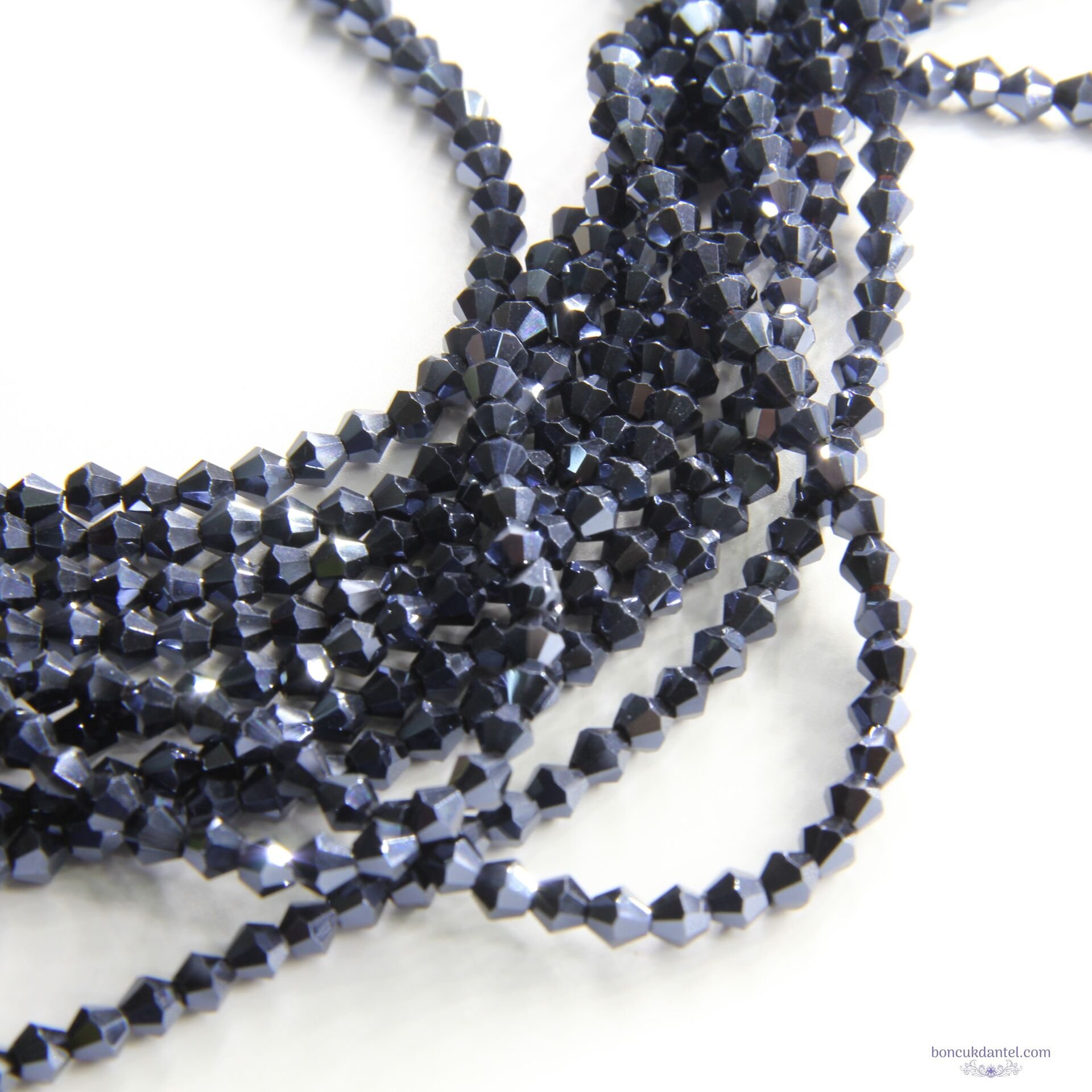 4mm Piramit Dizi Kristal Lacivert (Füme)