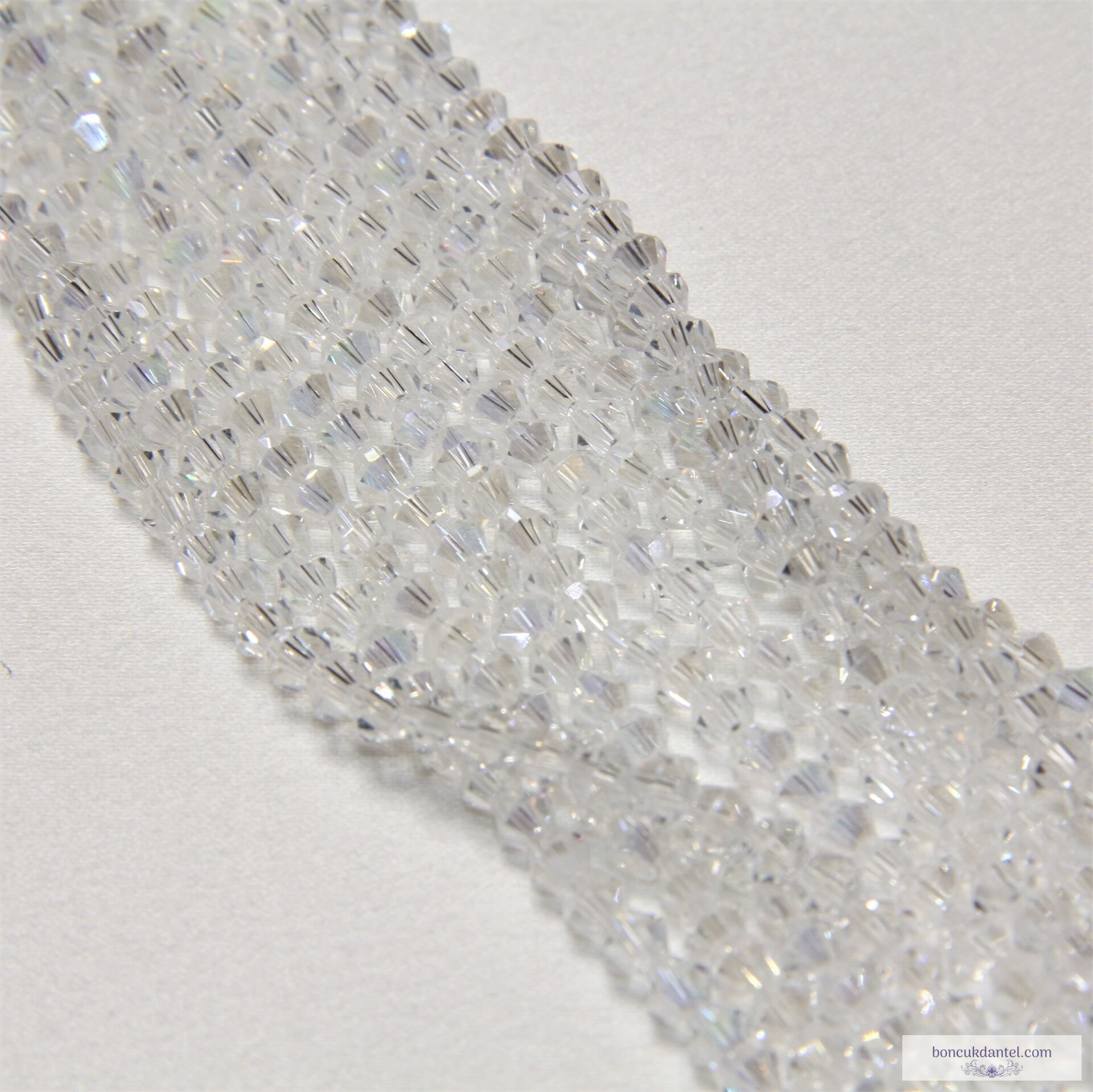 4mm Piramit Dizi Kristal Az Janjanlı Şeffaf Cam Rengi 10 dizi