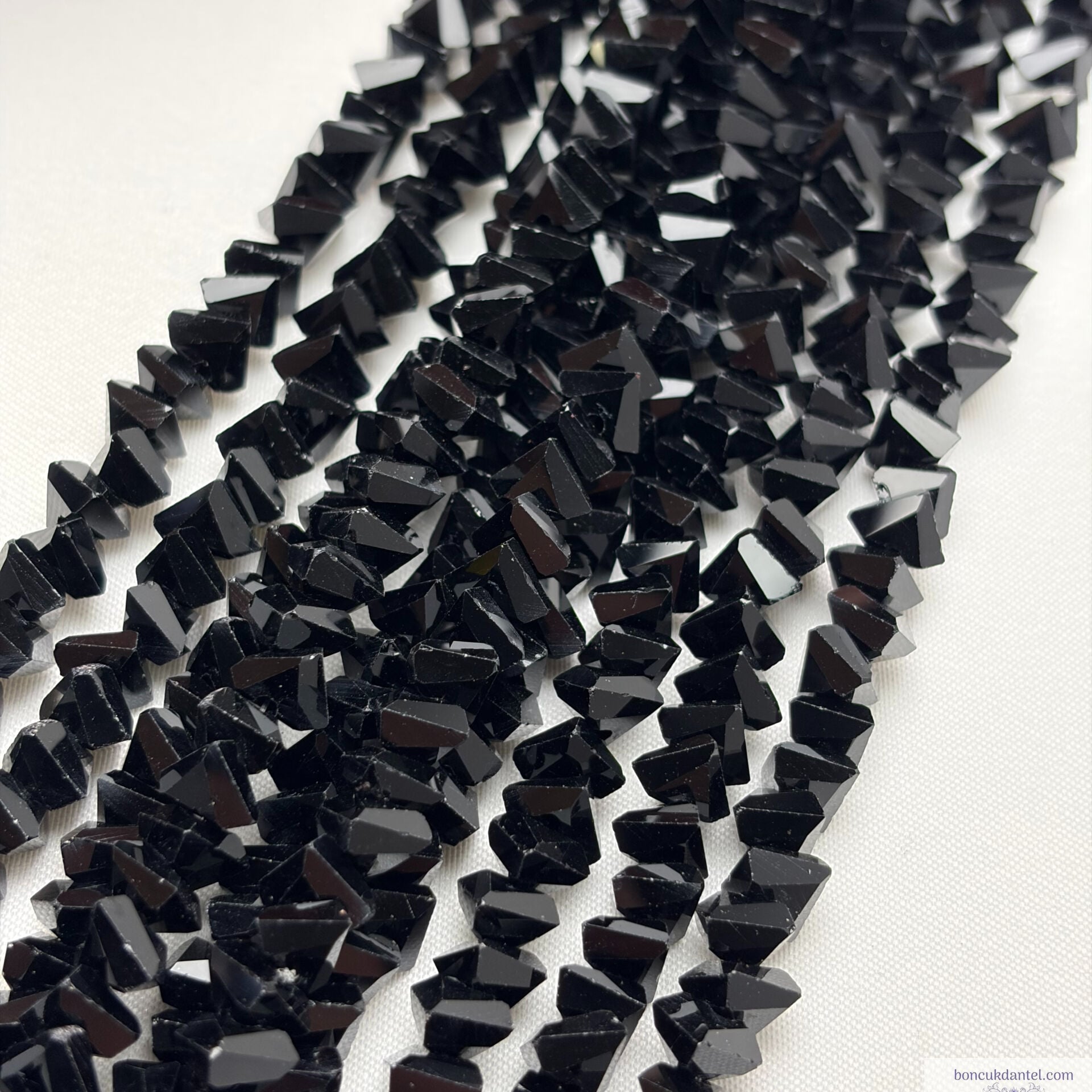 8mm Üçgen (Çapraz) Siyah Rengi