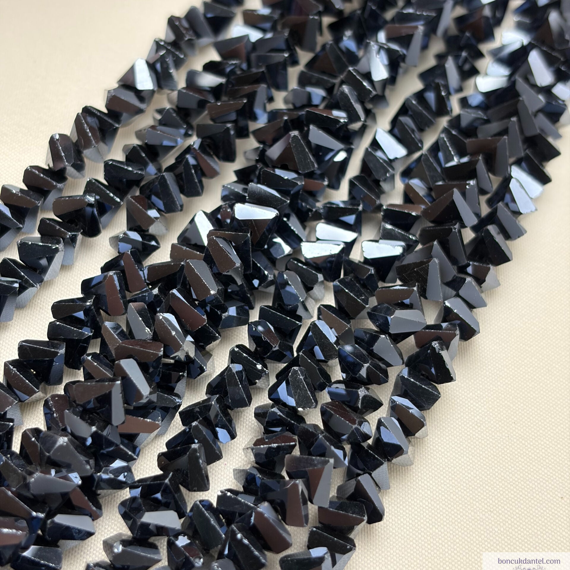 8mm Üçgen (Çapraz)  Lacivert Rengi
