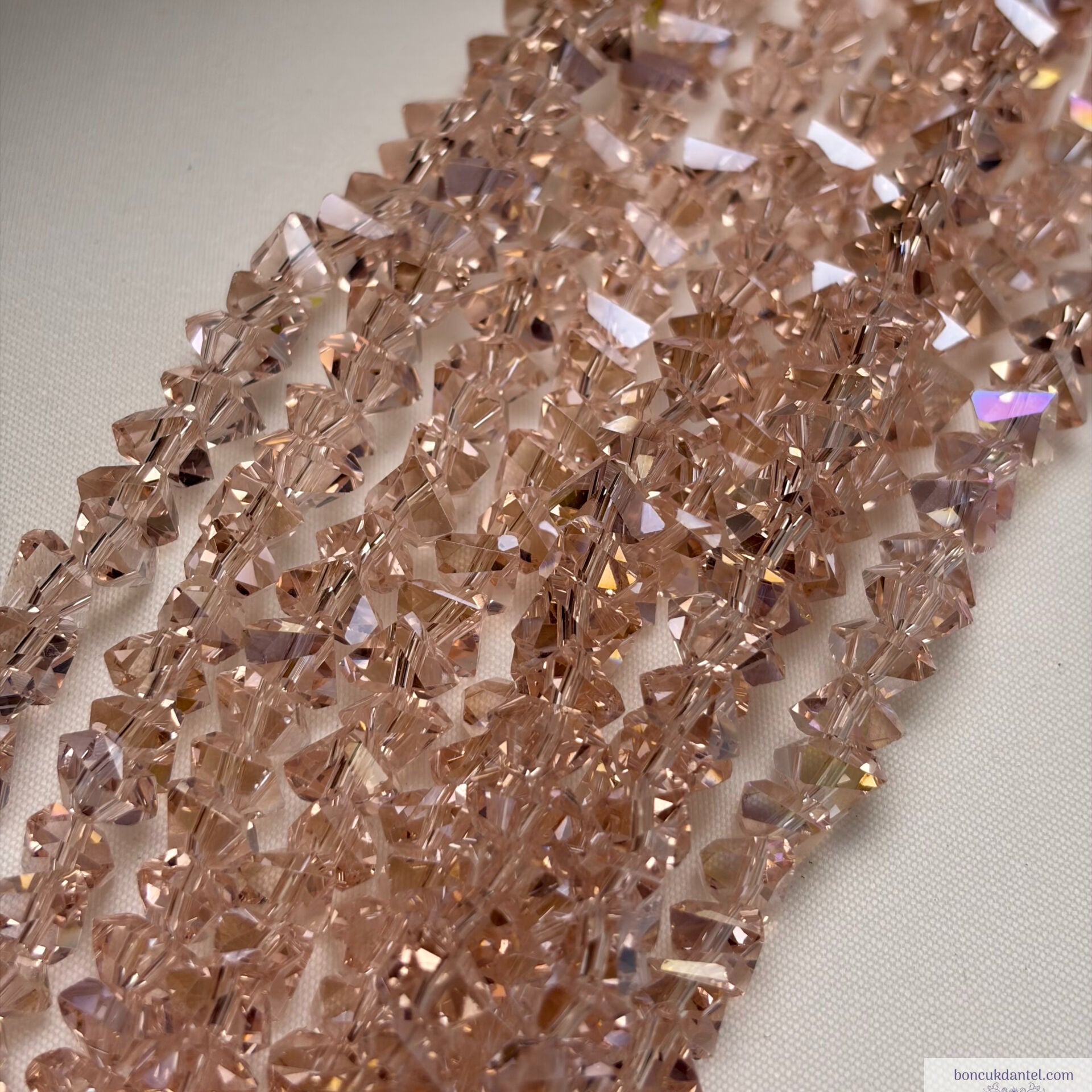 8mm Üçgen (Çapraz) Pudra Pembe Rengi