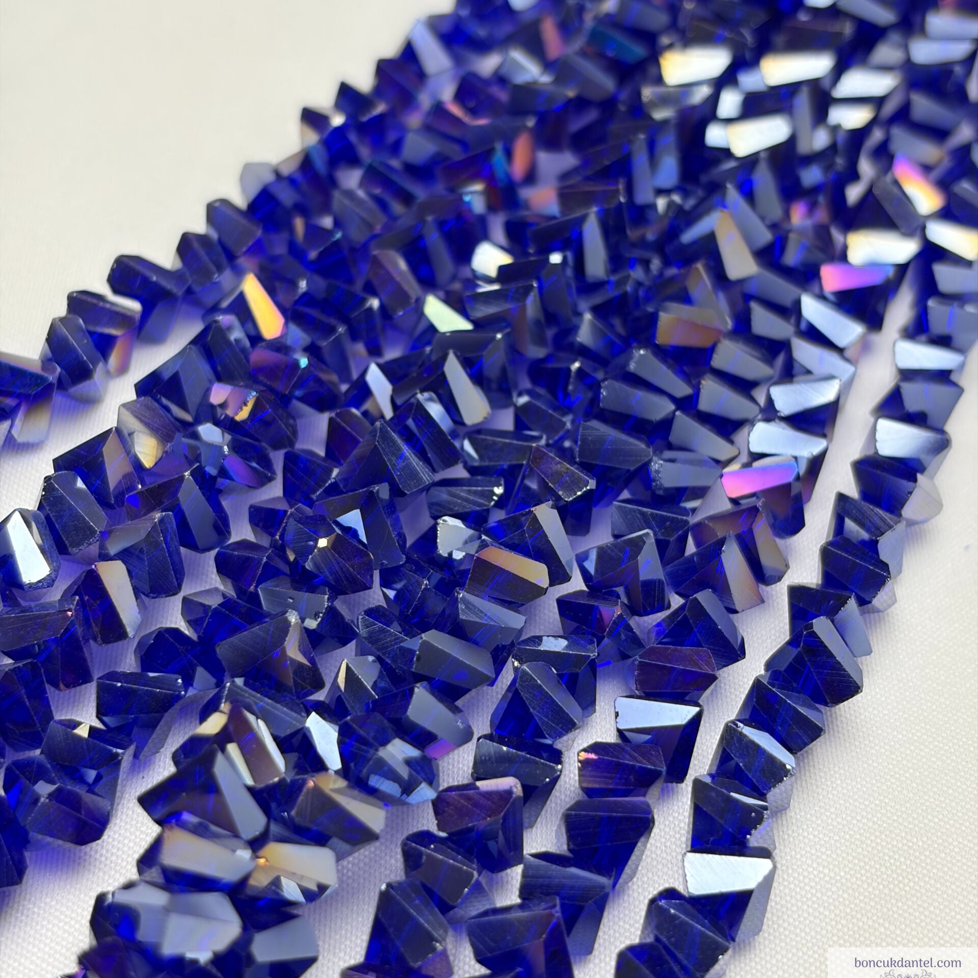 8mm Üçgen (Çapraz) Saks Rengi