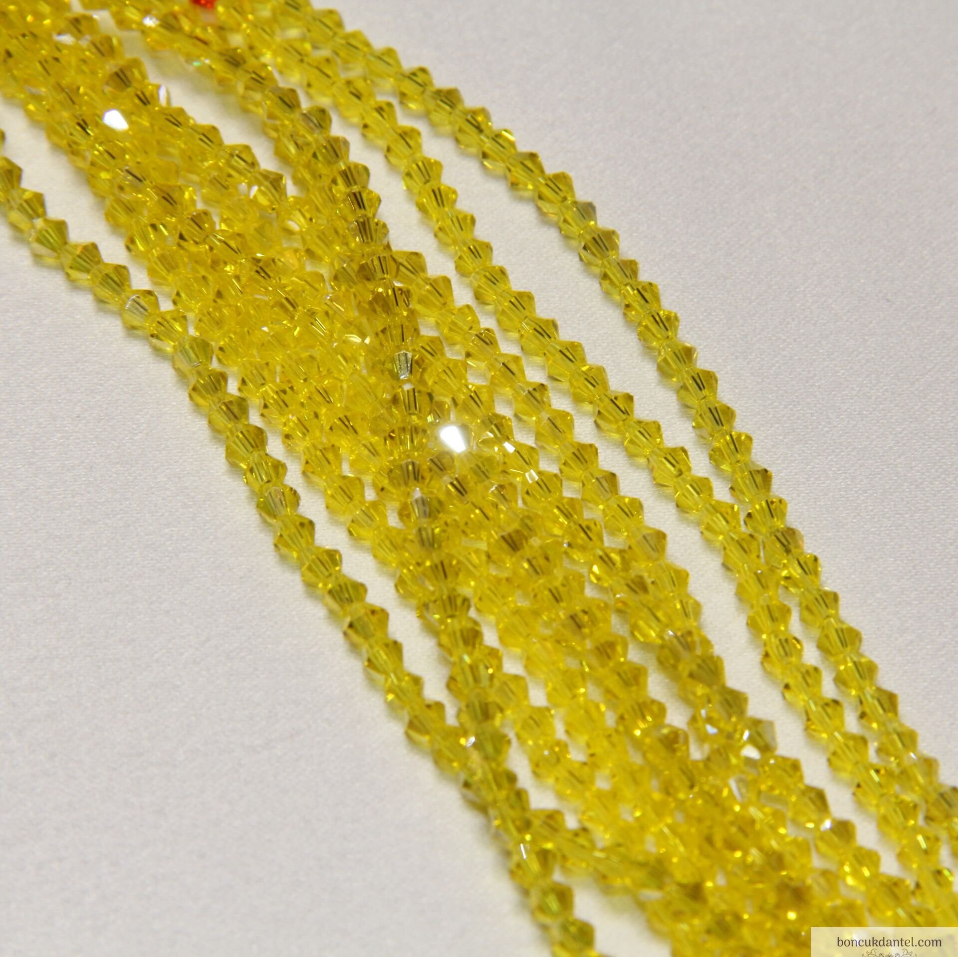 3mm Piramit Dizi Kristal Limon Sarısı Rengi