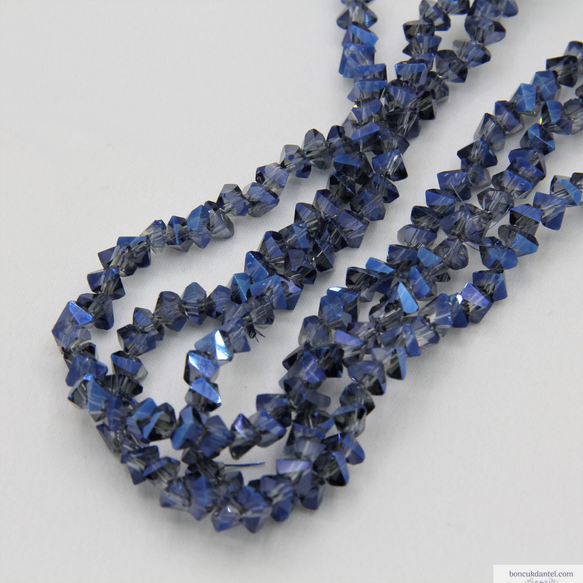 6mm Çapraz (Üçgen) Kesim Dizi Kristal - İndigo Rengi
