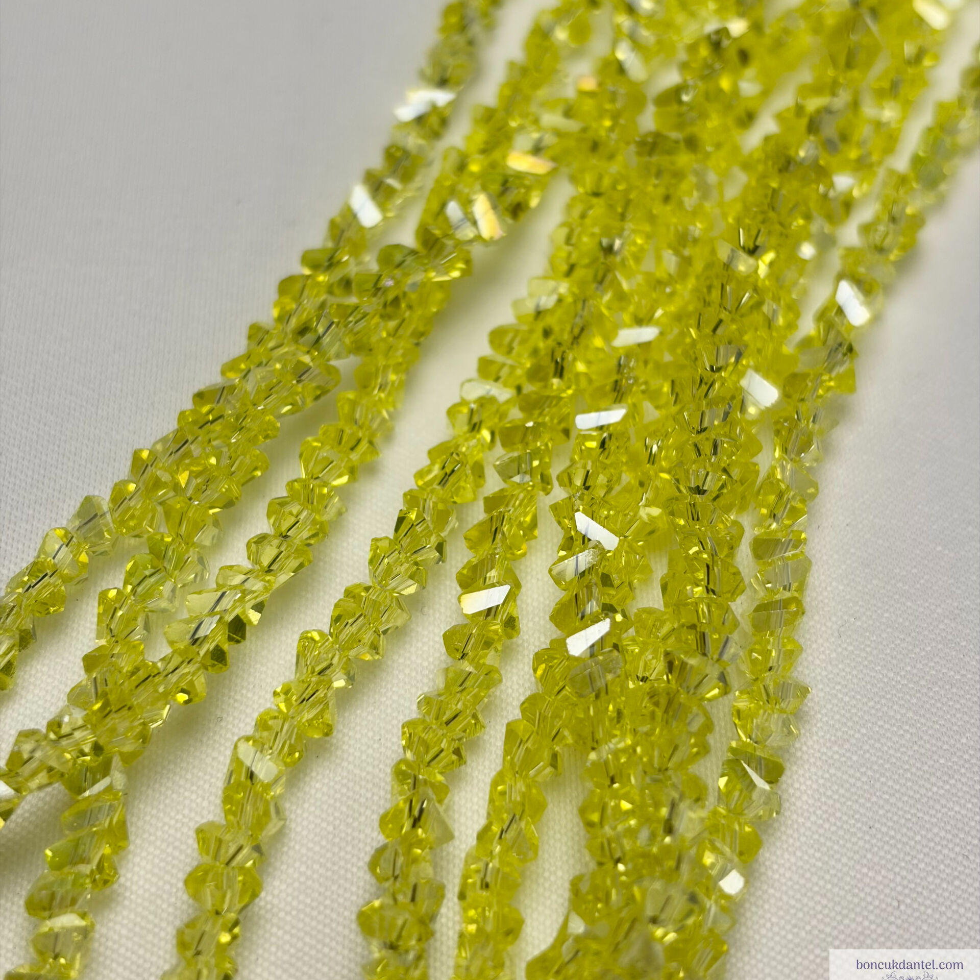 4mm Üçgen (Çapraz) Kristal Limon Rengi