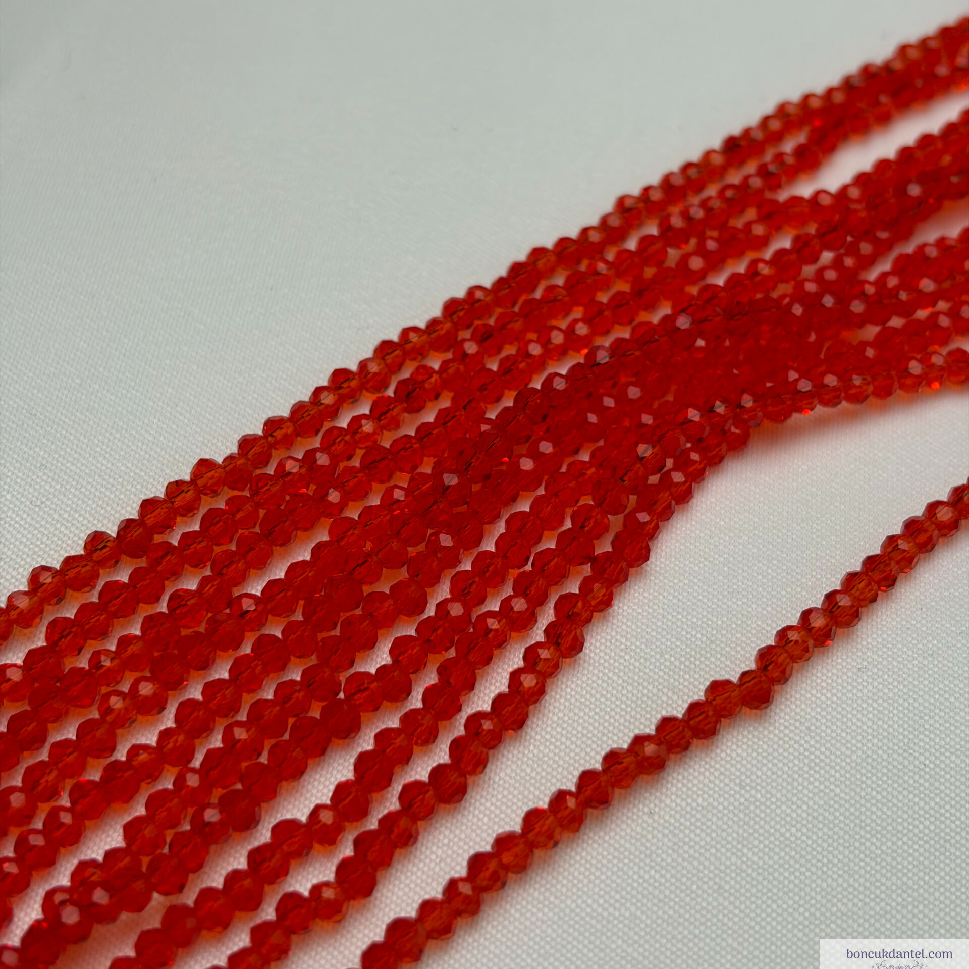 2mm Basık Kristal  Şeffaf Kırmızı Rengi