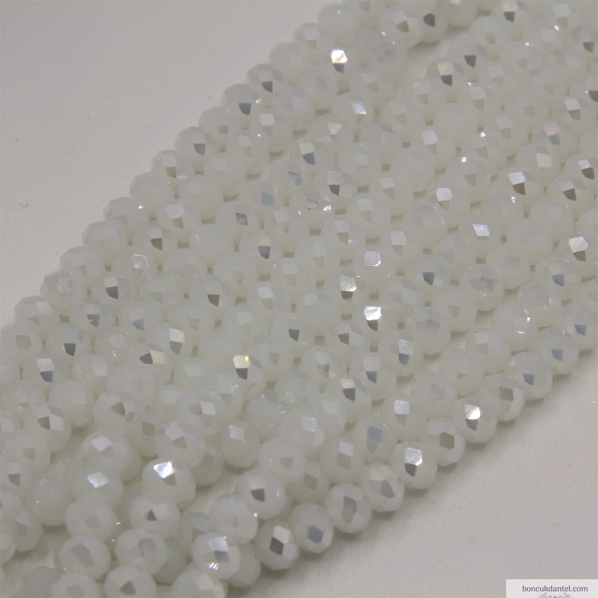 8mm Basık Dizi Kristal Buzlu Beyaz Rengi