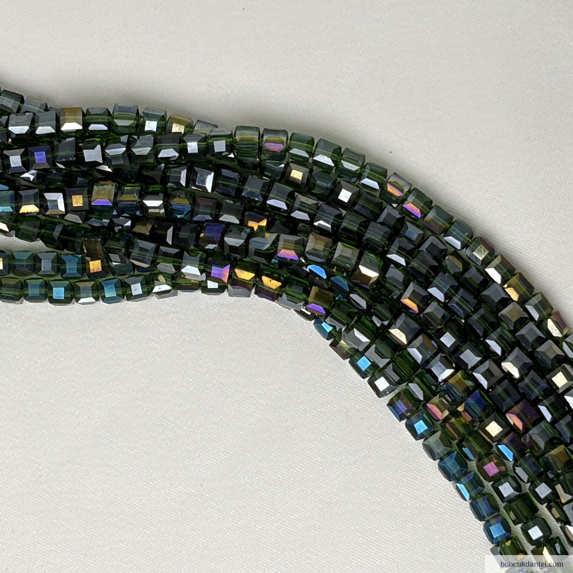 4mm Küp Kesim Dizi Kristal Zümrüt Yeşili Rengi