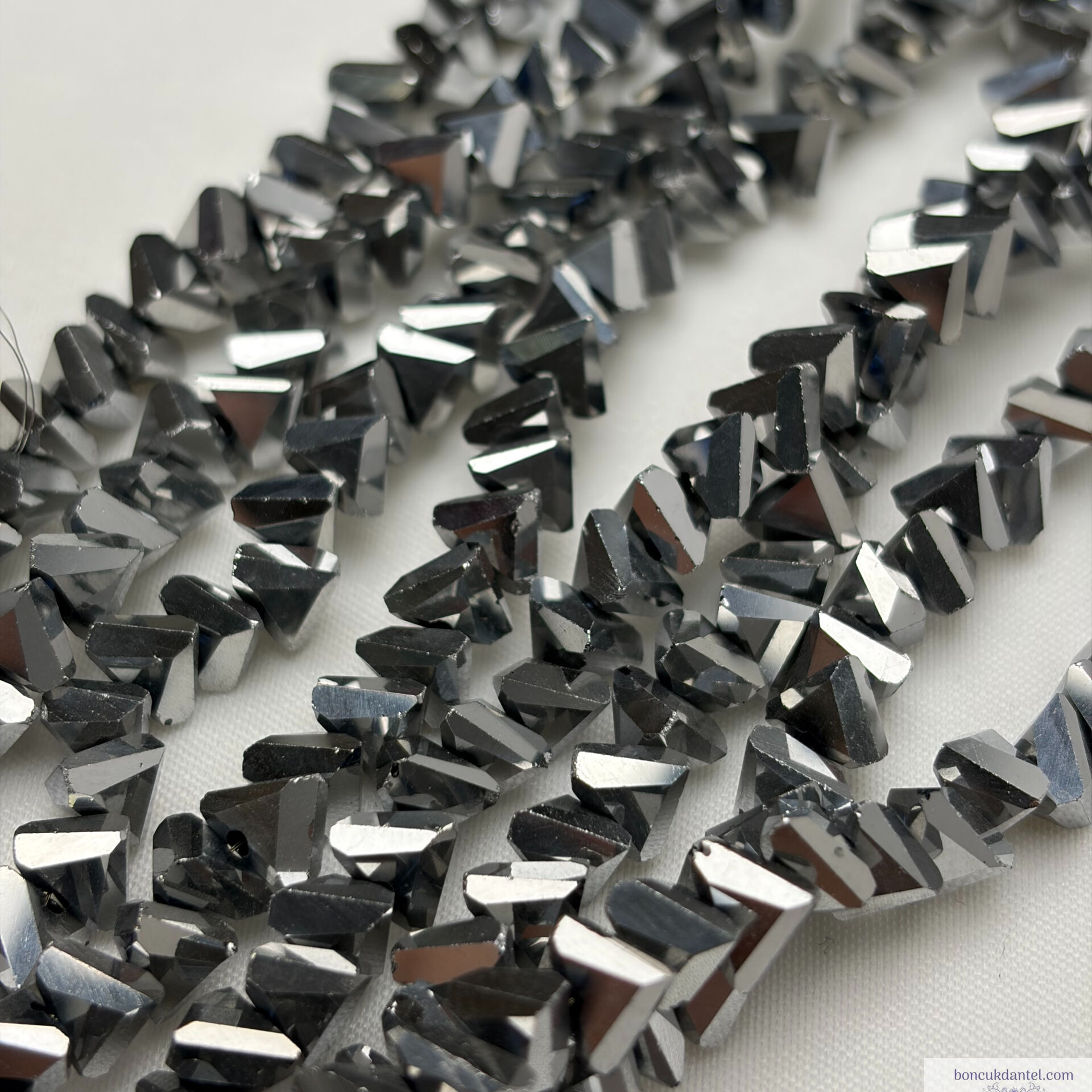 8mm Üçgen (Çapraz) Kaplama Gümüş Rengi
