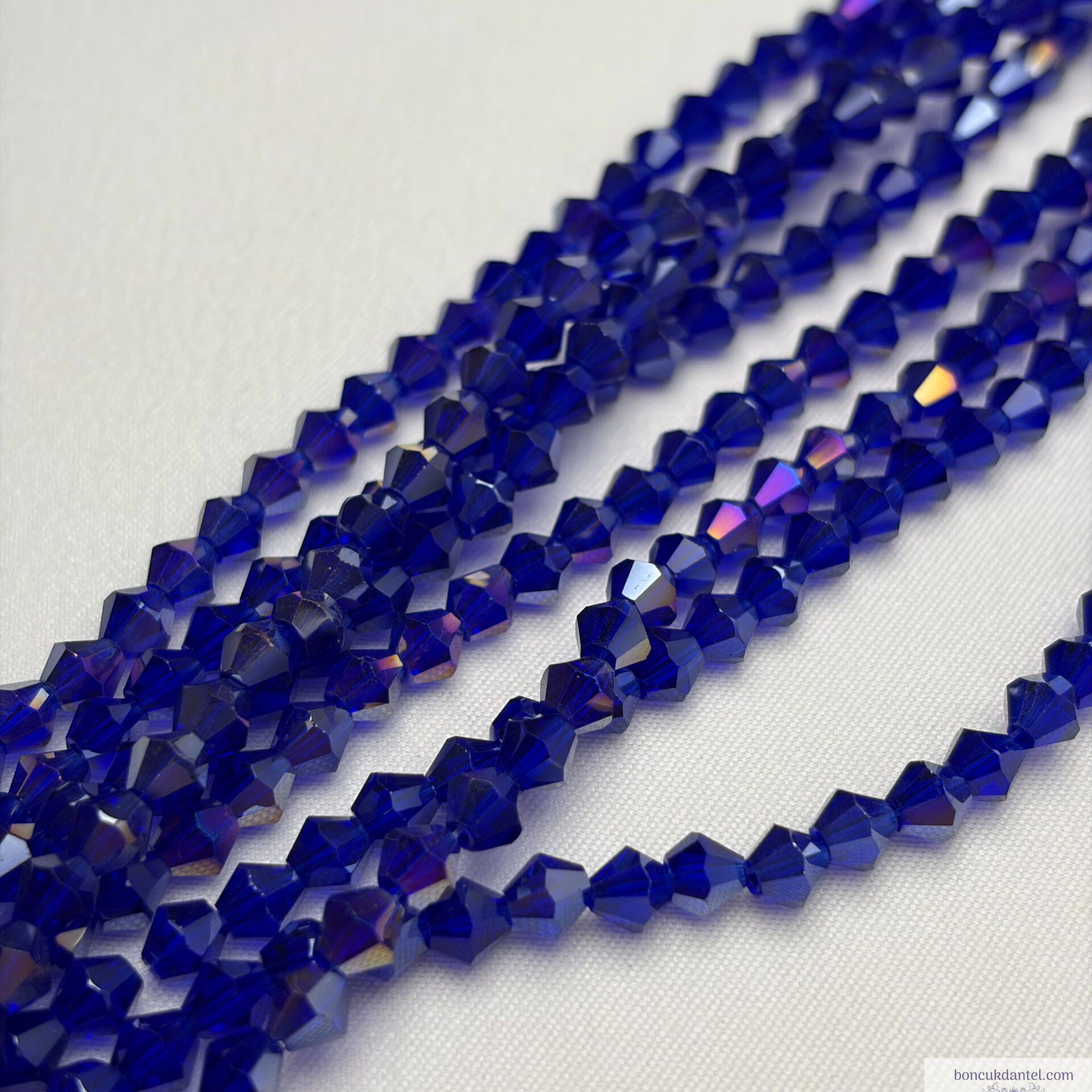 5mm Piramit Saks Rengi