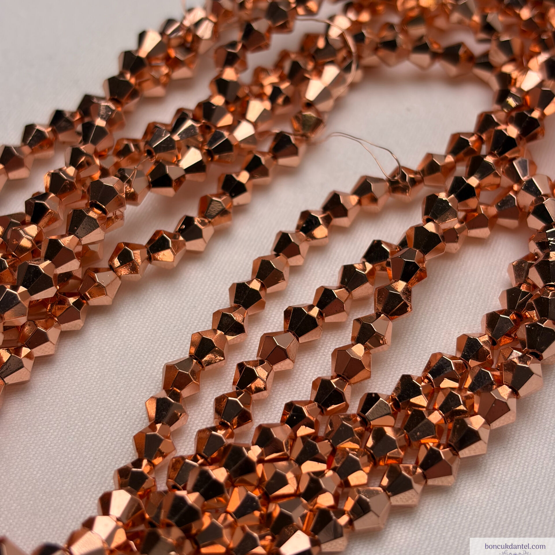 5mm Piramit Metalic Rose Gold Rengi